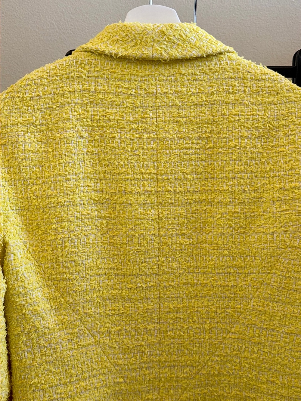 CHANEL Spring 2011 Yellow Boucle’ Tweed Skirt Suit - Picture 2 of 12